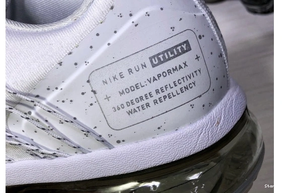 RUN AIR SILVER (W) REFLECT UTILITY AQ8811-100 WHITE VAPORMAX 0726